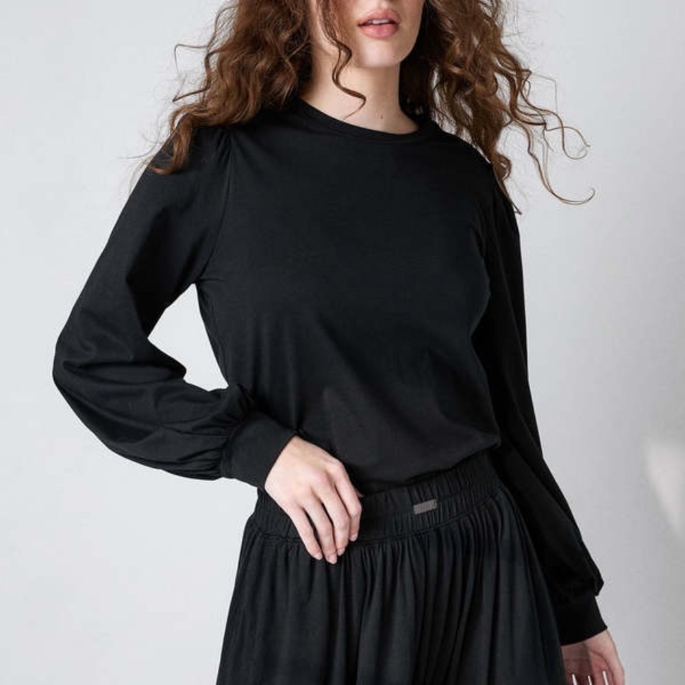 LUNYA Organic Pima Cotton Long Sleeve Tee Immersed Black Blouson Sleeve large